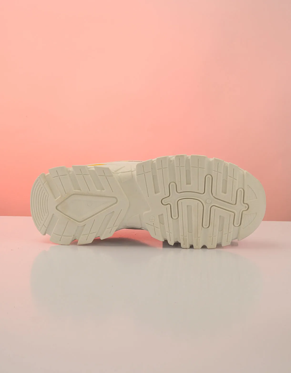 CreamWave Casual Sneakers