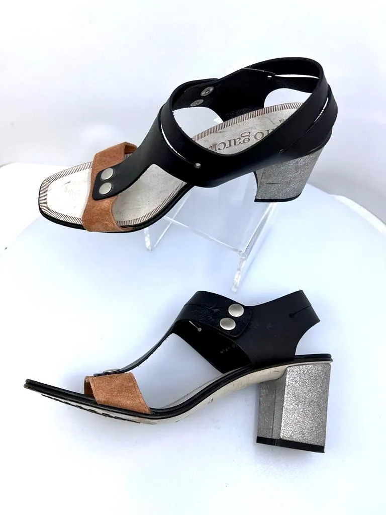 PEDRO GARCIA T-STRAP LEATHER SANDALS