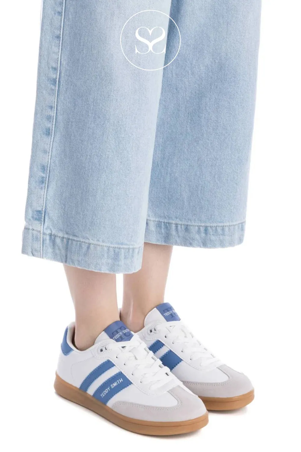 TEDDY SMITH 120131 BLUE AND WHITE TRAINERS
