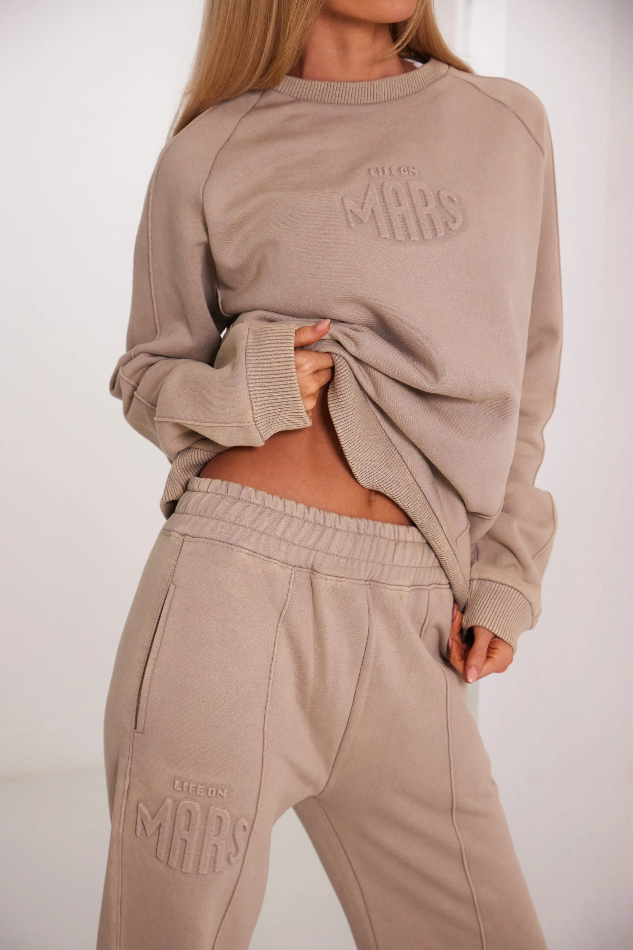The Embossed Sweatshirt - Stone